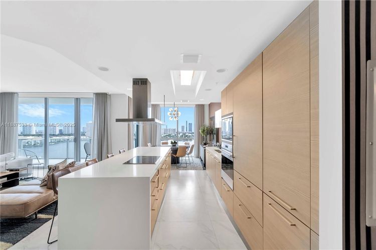 Marina Palms Yacht Club and Residences South Tower #1709 image #6