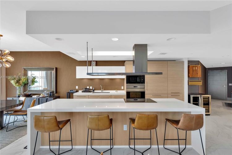 Marina Palms Yacht Club and Residences South Tower #1709 image #7