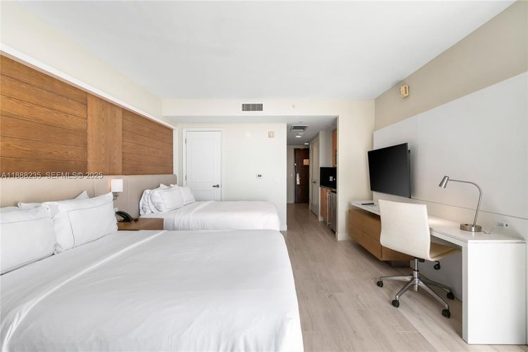 Hilton Q Club #1215 image #24