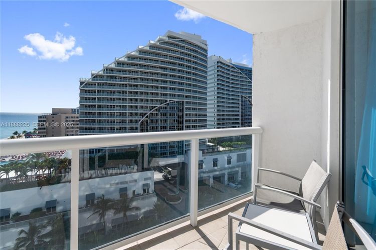 Hilton Q Club #1215 image #28