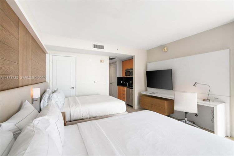Hilton Q Club #1215 image #6