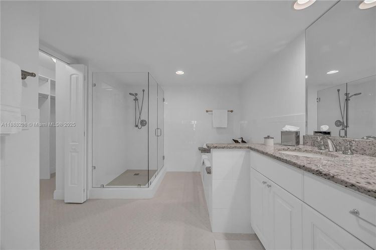 Biltmore II #718 image #18