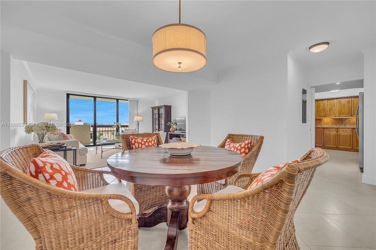 Biltmore II #718 image #9