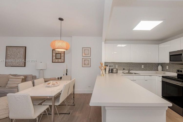 Roney Palace #333 image #15