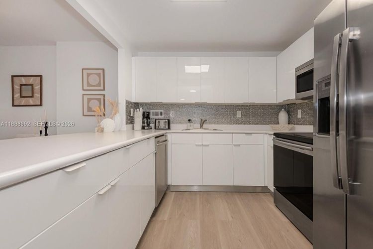 Roney Palace #333 image #16