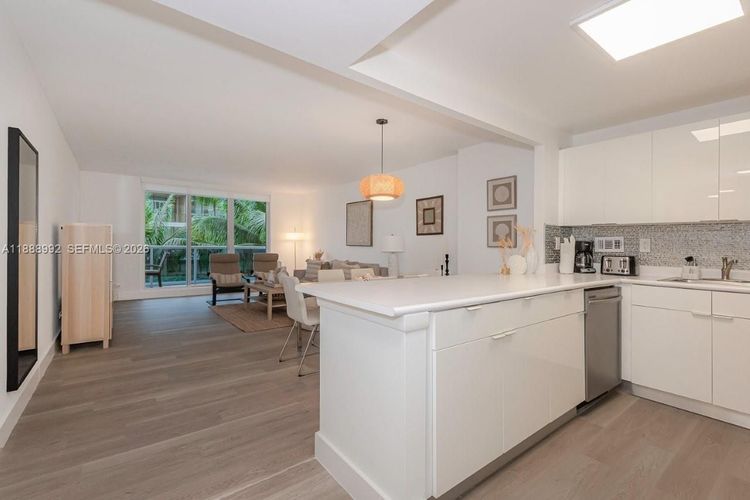 Roney Palace #333 image #18