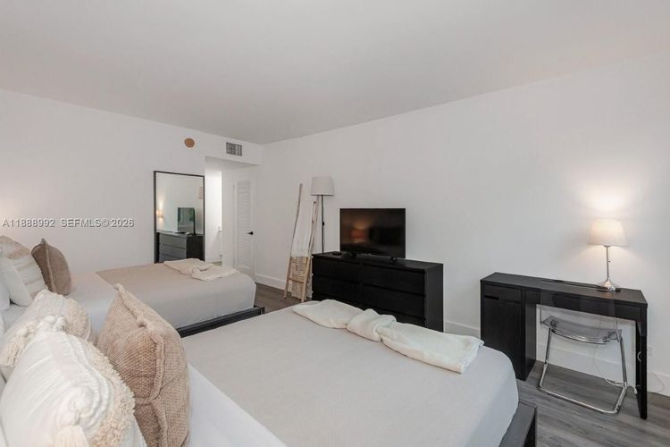 Roney Palace #333 image #22