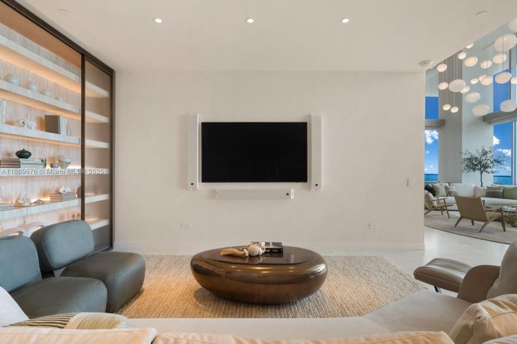 Turnberry Ocean Club Residences #2301 image #17