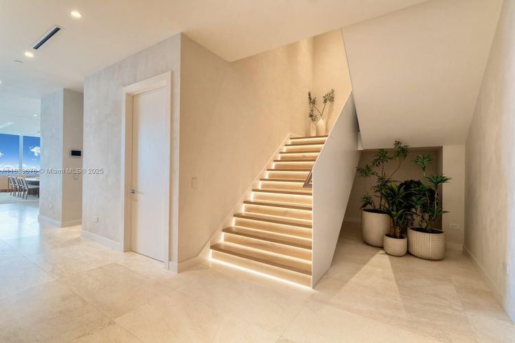 Turnberry Ocean Club Residences #2301 image #19