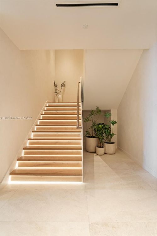 Turnberry Ocean Club Residences #2301 image #20