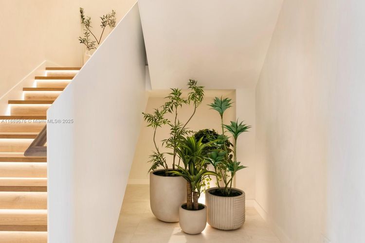 Turnberry Ocean Club Residences #2301 image #21