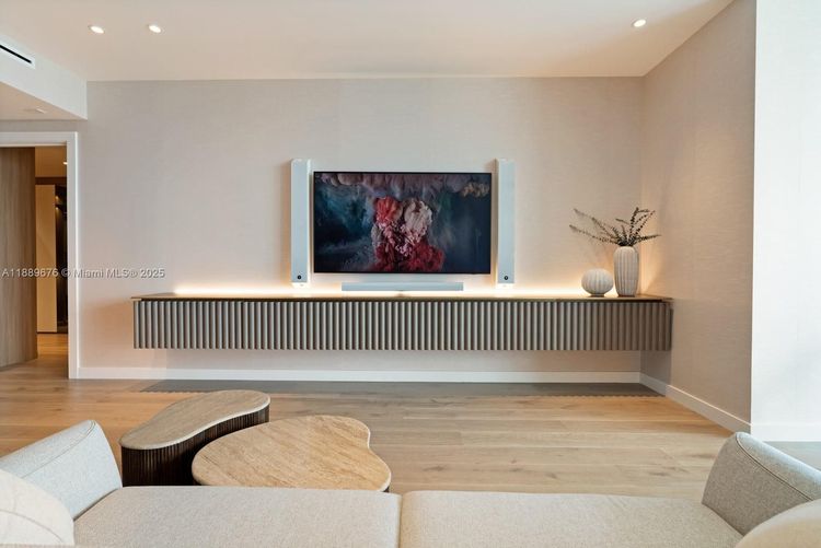 Turnberry Ocean Club Residences #2301 image #29