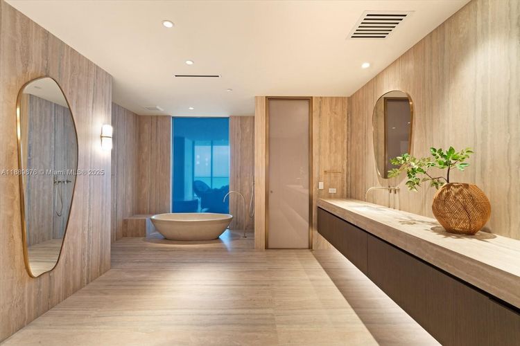 Turnberry Ocean Club Residences #2301 image #31