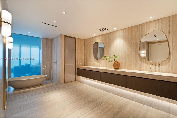 Turnberry Ocean Club Residences #2301 image #32