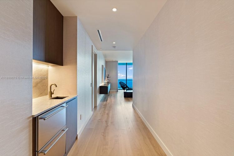 Turnberry Ocean Club Residences #2301 image #37