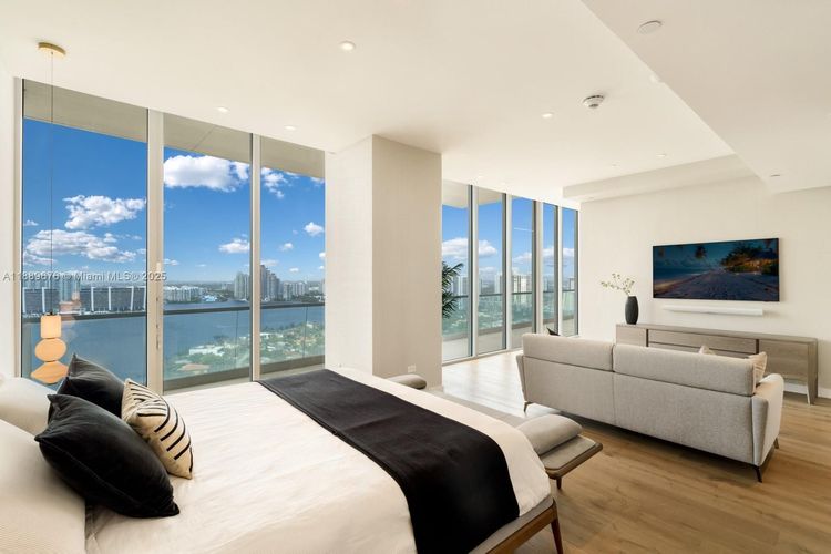 Turnberry Ocean Club Residences #2301 image #39