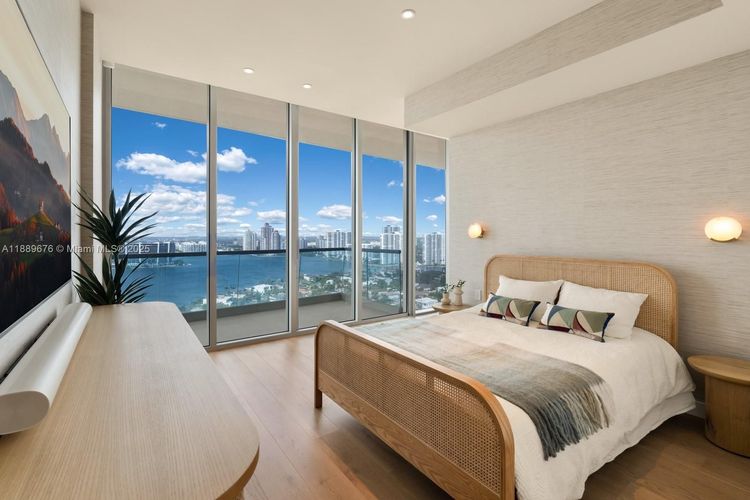 Turnberry Ocean Club Residences #2301 image #44