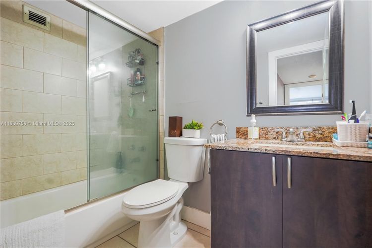 200 Leslie Condo #526 image #15