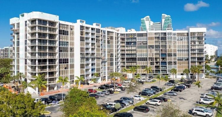 200 Leslie Condo #526 image #25