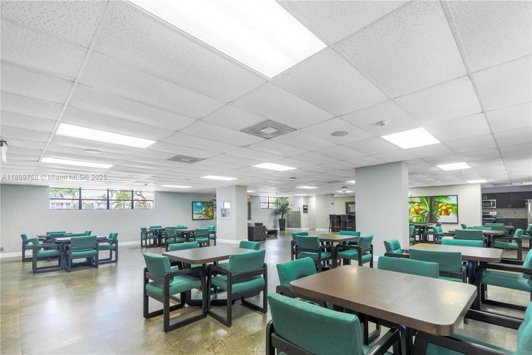 200 Leslie Condo #526 image #31