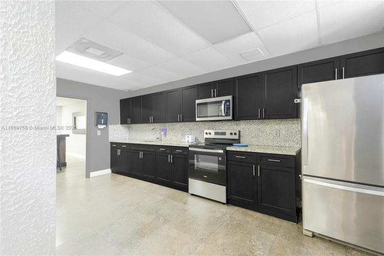 200 Leslie Condo #526 image #32