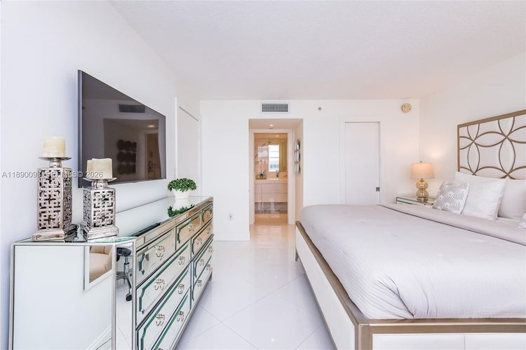 The Collins #720 image #13