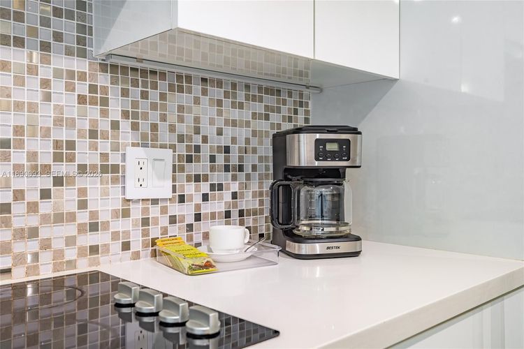 The Collins #720 image #20