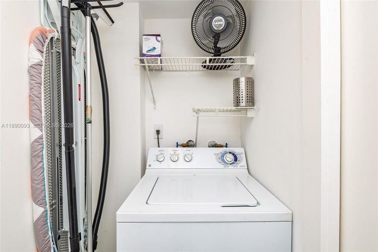 The Collins #720 image #29