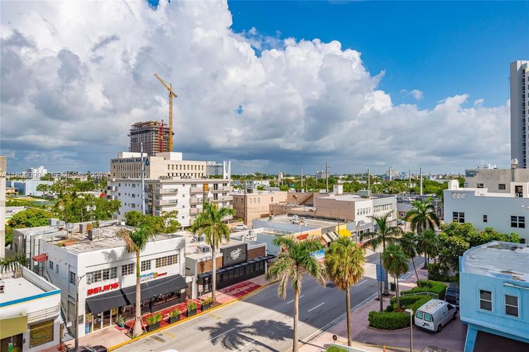 The Collins #720 image #33