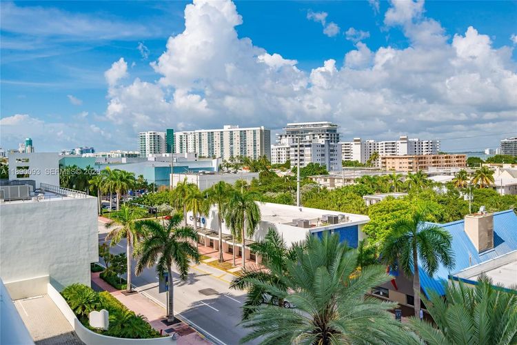 The Collins #720 image #34