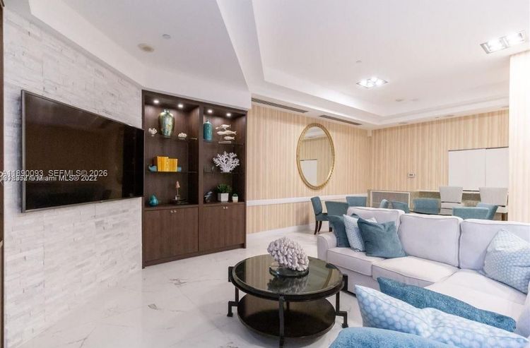 The Collins #720 image #40