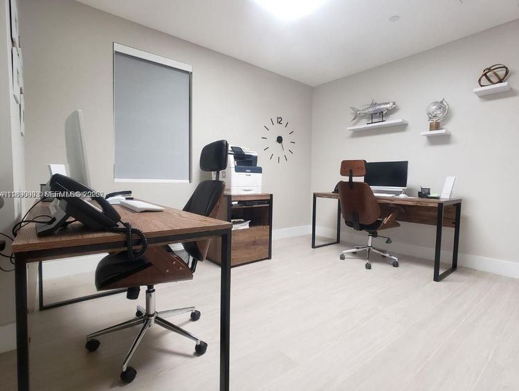 The Collins #720 image #43