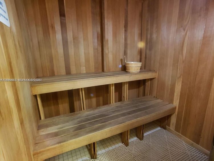 The Collins #720 image #45