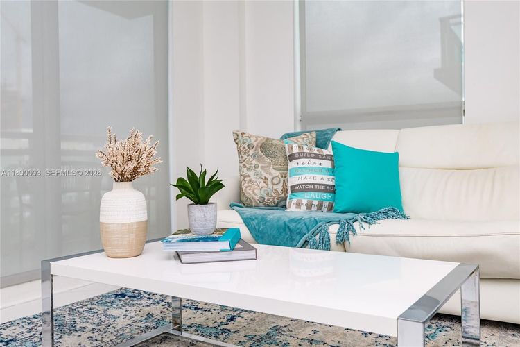 The Collins #720 image #7