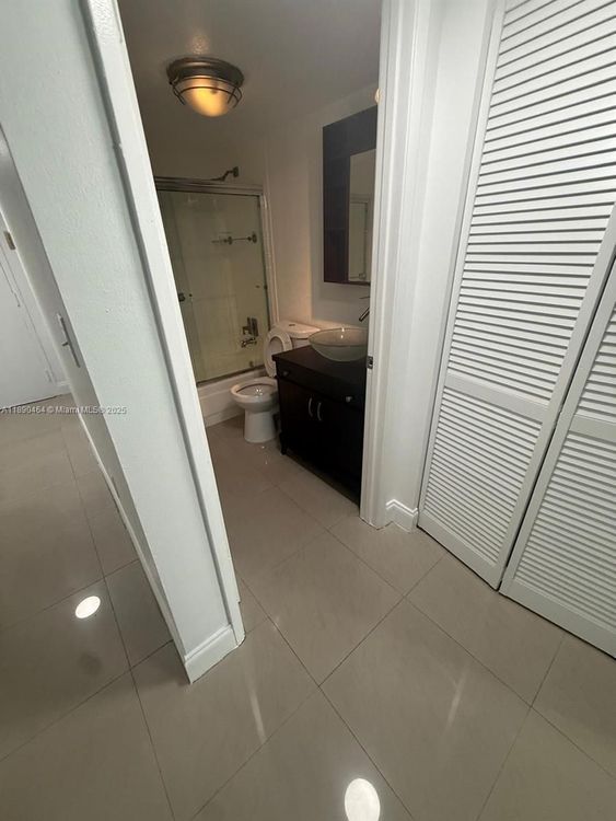 Madison Downtown #W-905 image #10