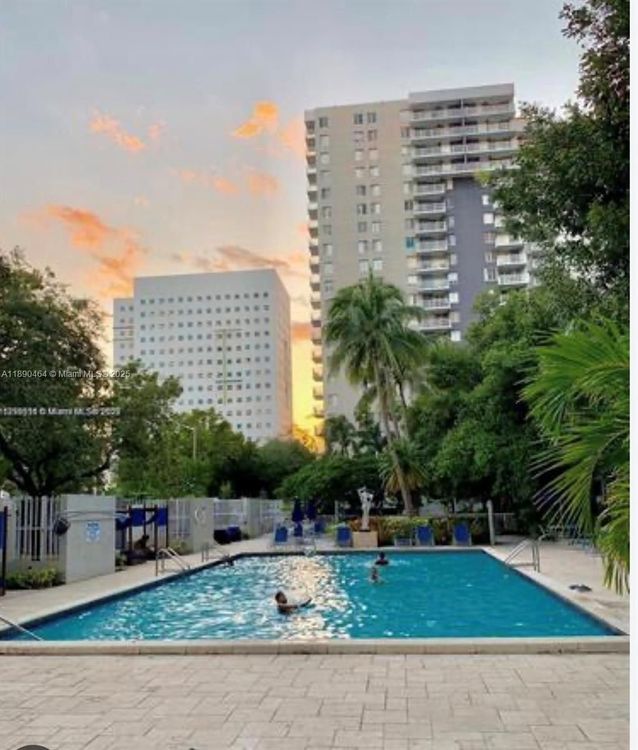 Madison Downtown #W-905 image #14