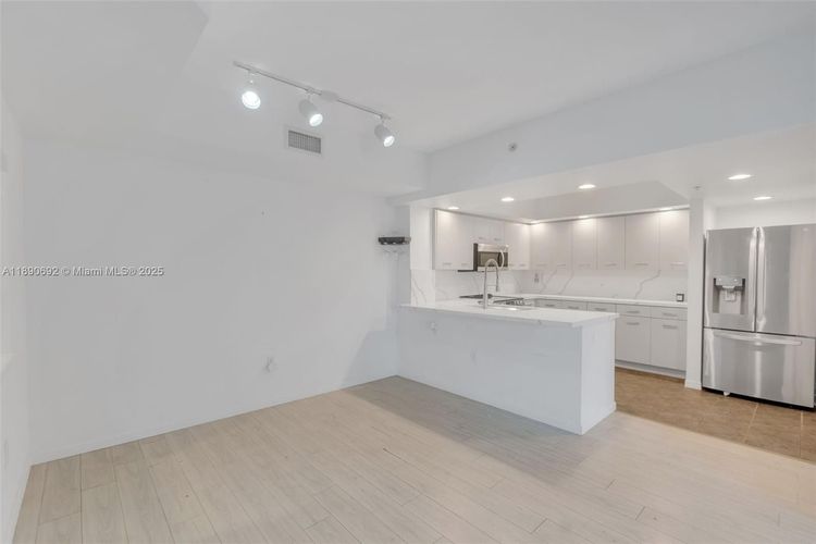 Waverly Las Olas #909 image #10