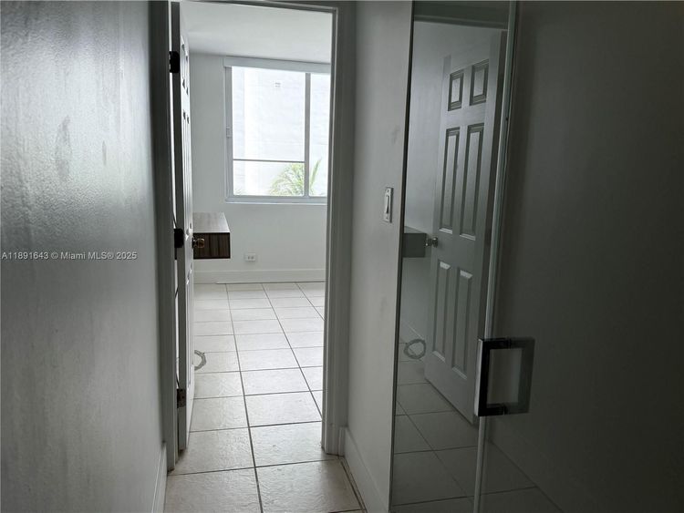 Carriage Club North #823 image #24