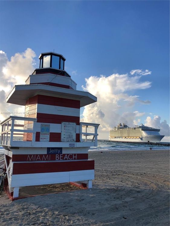 Carriage Club North #823 image #34