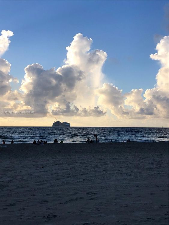 Carriage Club North #823 image #35