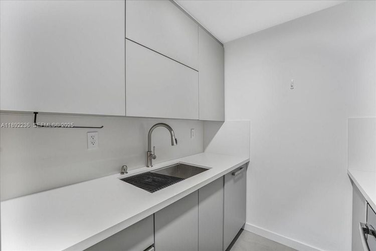 Kennedy House #12G image #8