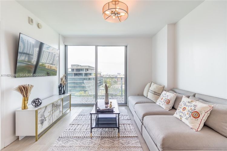 Le Parc at Brickell #810 image #6