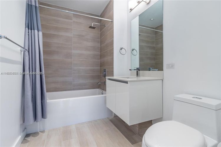 Le Parc at Brickell #810 image #9