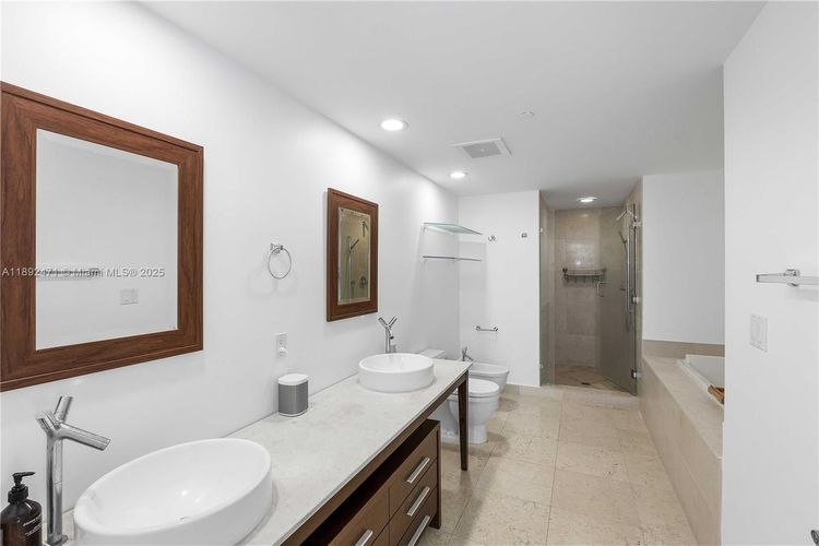 Icon Brickell I #4015 image #15