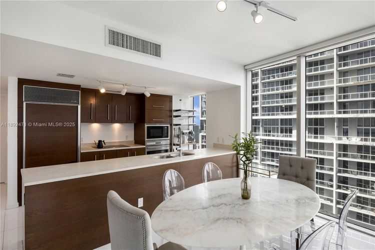 Icon Brickell I #4015 image #6