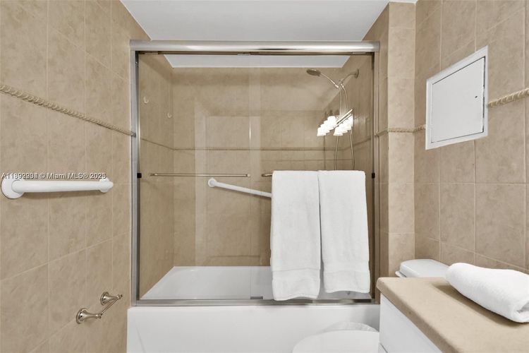 Roney Palace #425 image #16