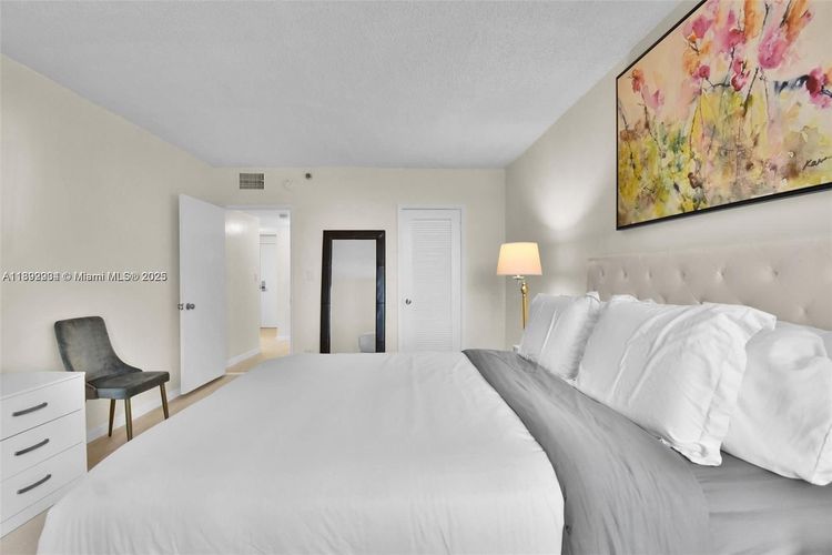 Roney Palace #425 image #19