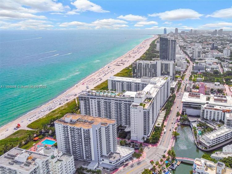 Roney Palace #425 image #8