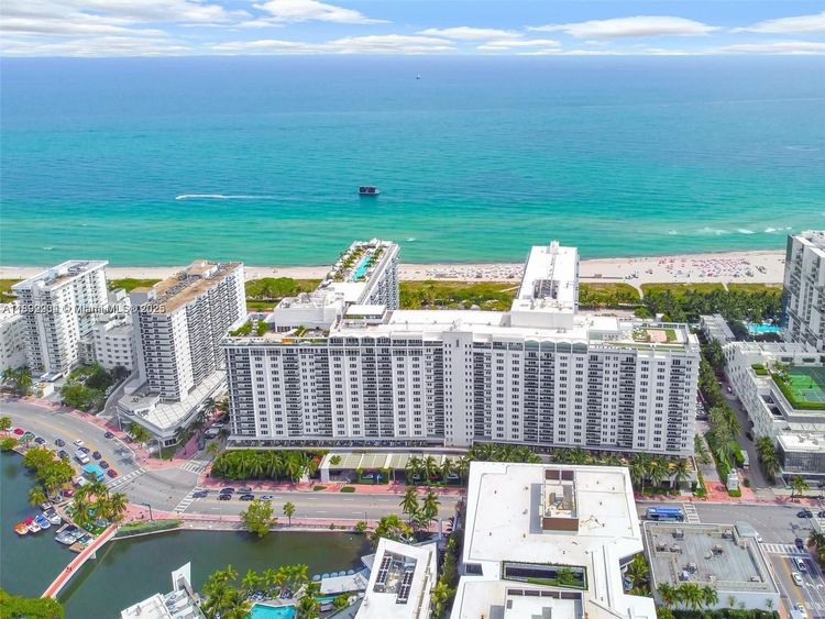 Roney Palace #425 image #9