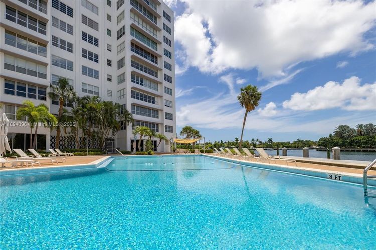 Blair House #10B image #18